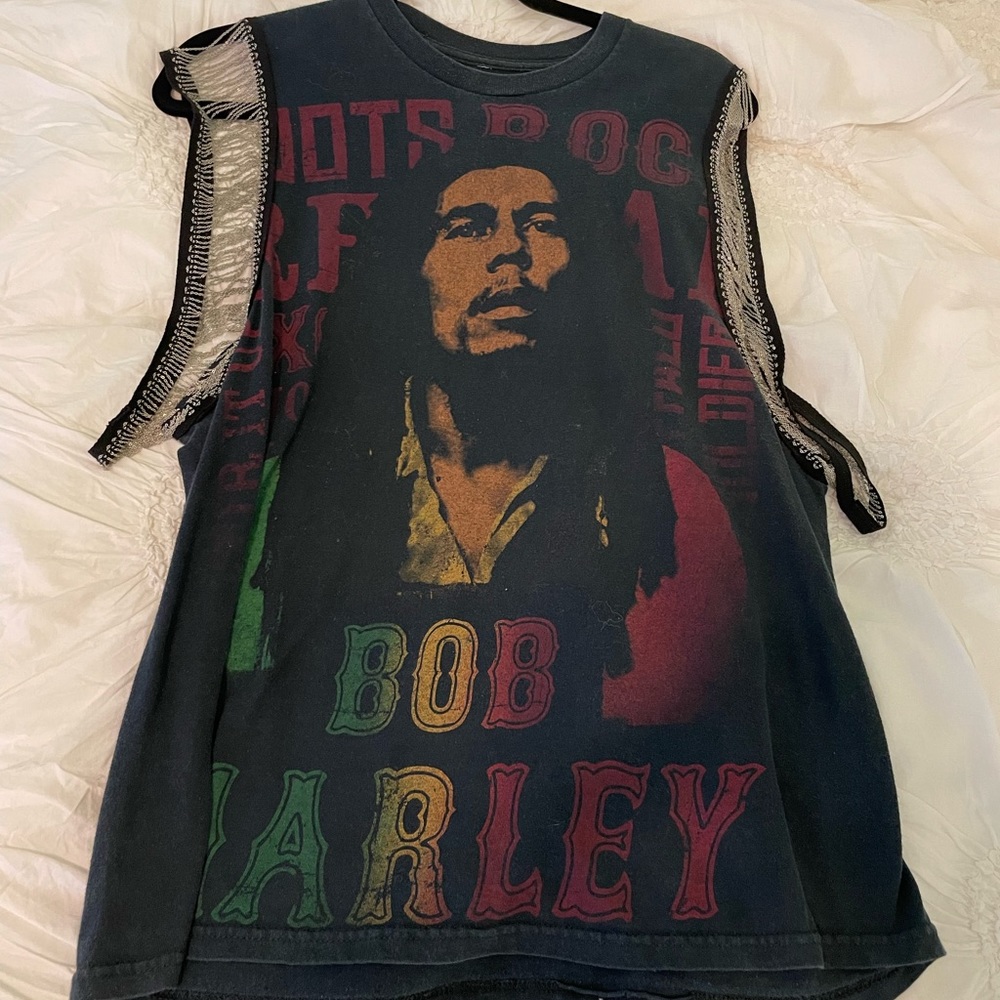 Vintage Bob Marley Muscle Tshirt with chain detail | OS